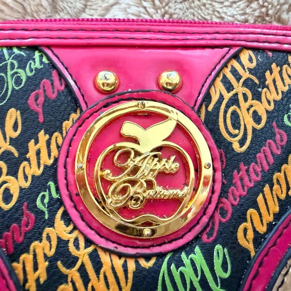 Vintage Rare Apple Bottoms Y2K 🍎 Embossed Wallet Pink and Gold accents adorable